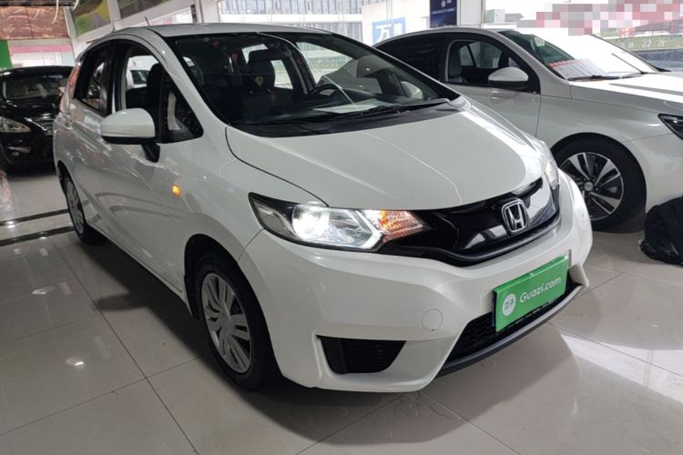 Used Honda Fit 2016 1.5L LX CVT Comfort Model Front Right 45 Deg
