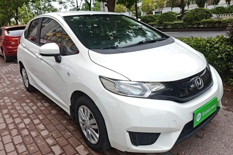 Used Honda Fit 2016 1.5L LX CVT Comfort Model Front Right 45 Deg