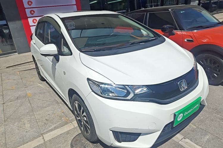 Used Honda Fit 2016 1.5L LXS CVT Comfort Sunroof Version Front Right 45 Deg