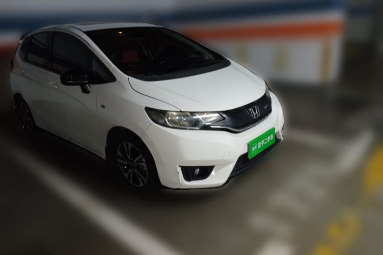 Used Honda Fit 2016 1.5L LXS CVT Comfort Sunroof Version Front Right 45 Deg