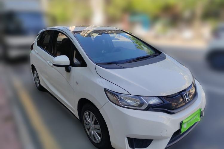 Used Honda Fit 2016 1.5L LXS CVT Comfort Sunroof Version Front Right 45 Deg