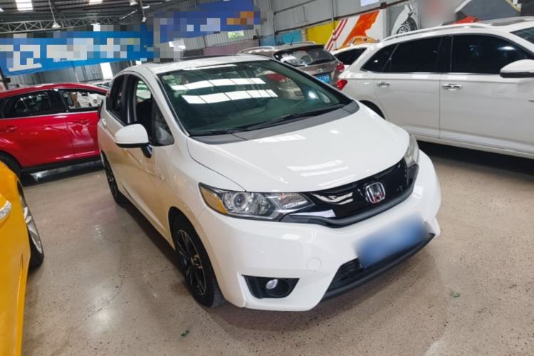 Used Honda Fit 2016 1.5L LXS CVT Comfort Sunroof Version Front Right 45 Deg