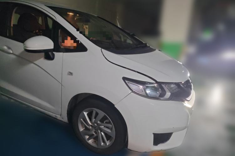 Used Honda Fit 2016 1.5L LXS CVT Comfort Sunroof Version Front Right 45 Deg