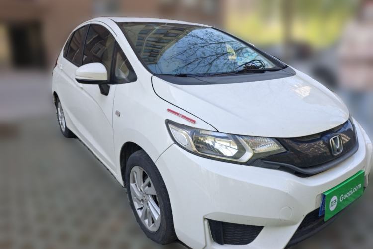 Used Honda Fit 2016 1.5L LXS CVT Comfort Sunroof Version Front Right 45 Deg