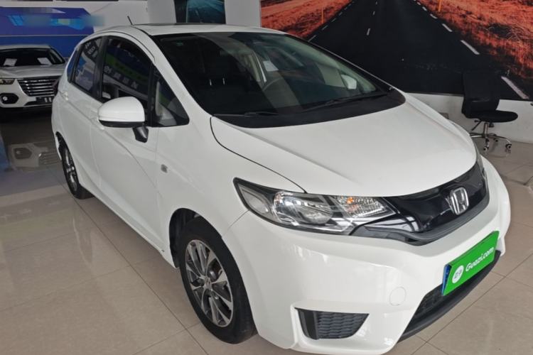 Used Honda Fit 2016 1.5L LXS CVT Comfort Sunroof Version Front Right 45 Deg