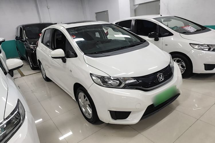 Used Honda Fit 2016 1.5L LXS CVT Comfort Sunroof Version Front Right 45 Deg
