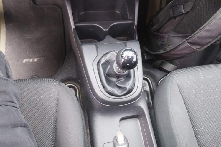 Used Honda Fit 2016 1.5L LX Manual Comfort Model Gear Lever