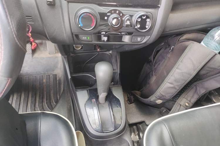 Used Honda Fit 2016 1.5L LXS CVT Comfort Sunroof Version Gear Lever