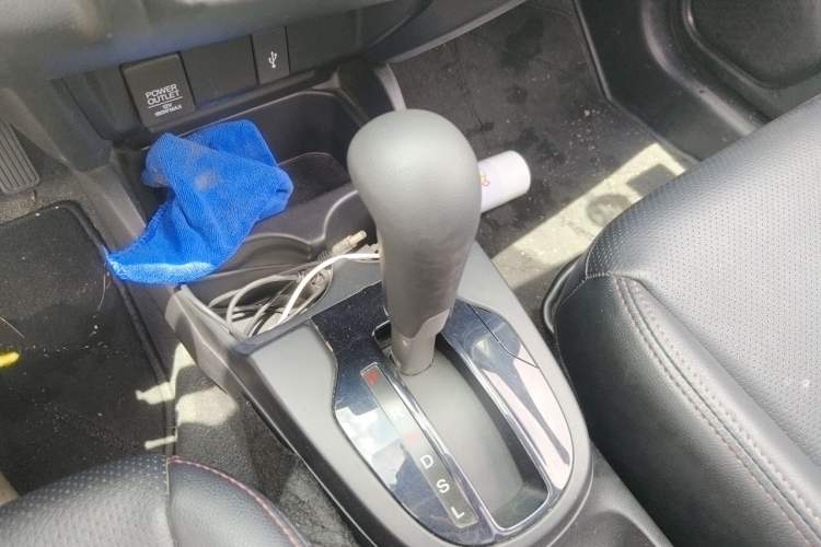 Used Honda Fit 2016 1.5L LXS CVT Comfort Sunroof Version Gear Lever