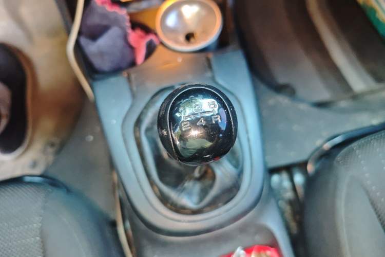Used Honda Fit 2016 1.5L LX Manual Comfort Model Gear Lever