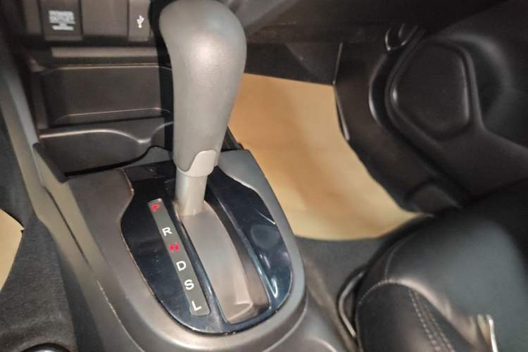 Used Honda Fit 2016 1.5L LX CVT Comfort Model Gear Lever