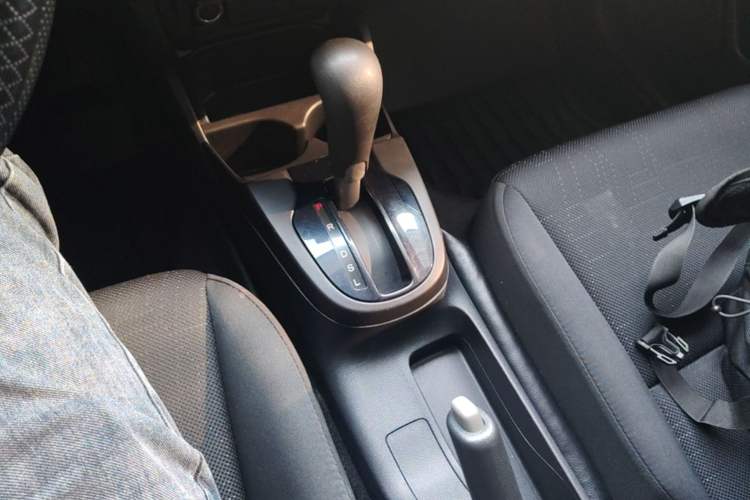 Used Honda Fit 2016 1.5L LXS CVT Comfort Sunroof Version Gear Lever