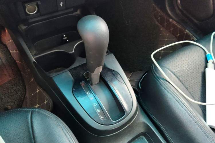 Used Honda Fit 2016 1.5L LXS CVT Comfort Sunroof Version Gear Lever