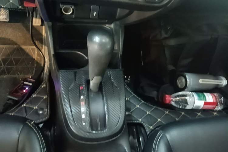 Used Honda Fit 2016 1.5L LXS CVT Comfort Sunroof Version Gear Lever