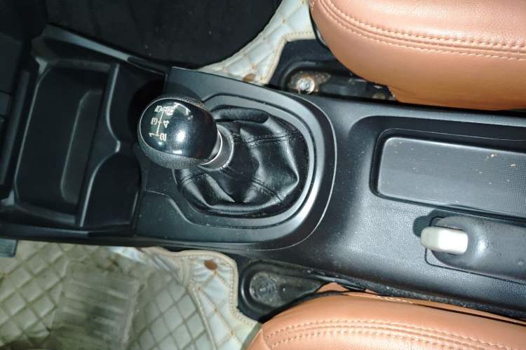 Used Honda Fit 2016 1.5L LX Manual Comfort Model Gear Lever