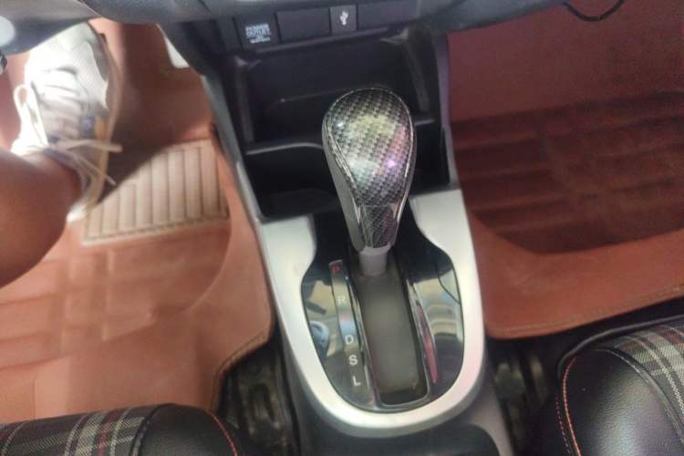 Used Honda Fit 2016 1.5L LXS CVT Comfort Sunroof Version Gear Lever