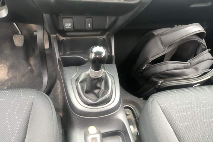 Used Honda Fit 2016 1.5L LX Manual Comfort Model Gear Lever
