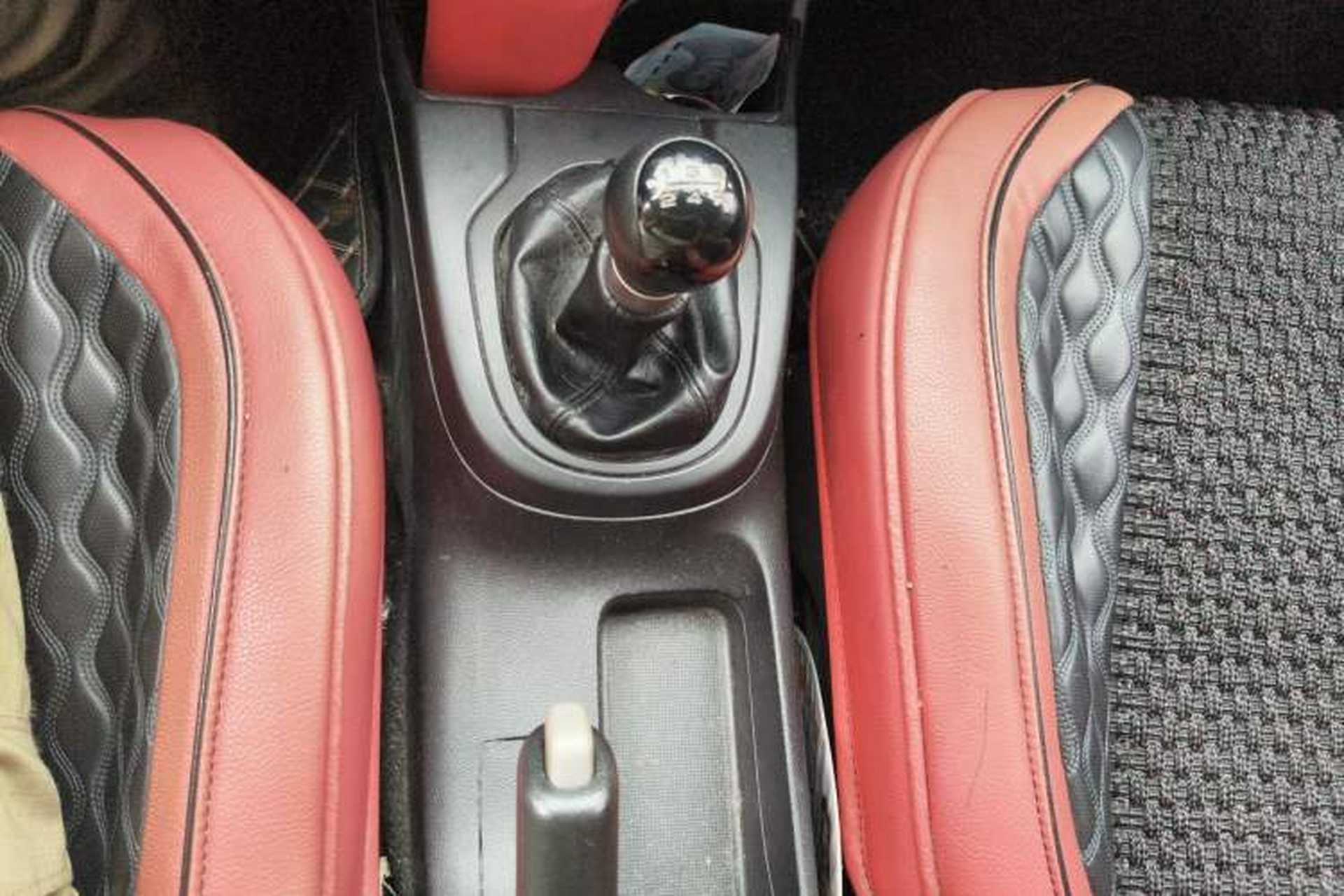 Used Honda Fit 2016 1.5L LX Manual Comfort Model Gear Lever