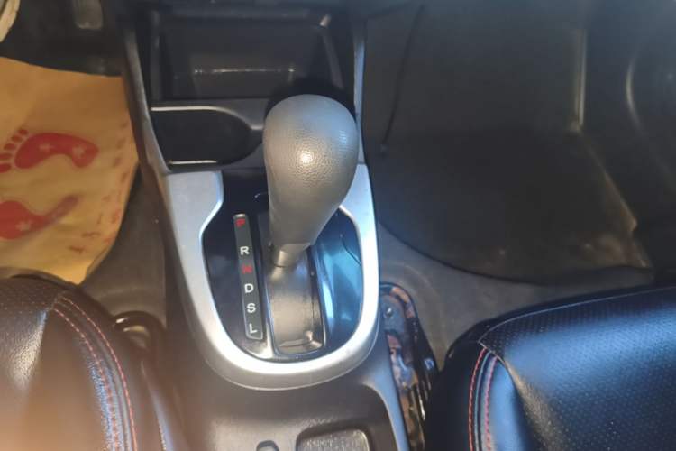 Used Honda Fit 2016 1.5L SES CVT Fashion Sunroof Edition Gear Lever