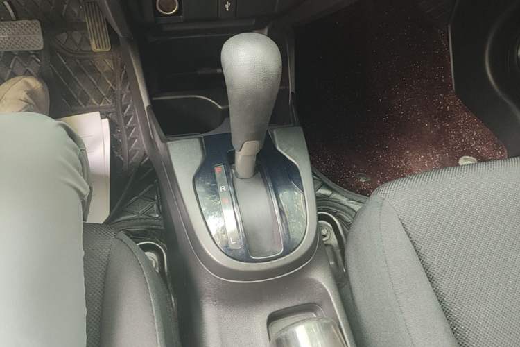 Used Honda Fit 2016 1.5L LXS CVT Comfort Sunroof Version Gear Lever