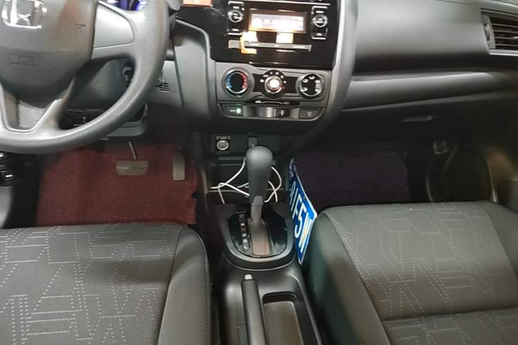 Used Honda Fit 2016 1.5L LXS CVT Comfort Sunroof Version Gear Lever