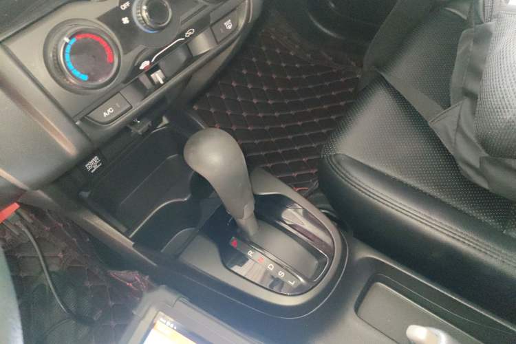 Used Honda Fit 2016 1.5L LXS CVT Comfort Sunroof Version Gear Lever