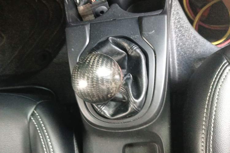 Used Honda Fit 2016 1.5L LX Manual Comfort Model Gear Lever
