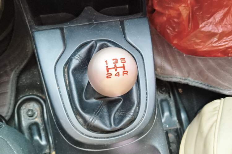 Used Honda Fit 2016 1.5L LX Manual Comfort Model Gear Lever