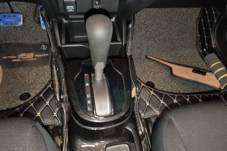 Used Honda Fit 2016 1.5L LXS CVT Comfort Sunroof Version Gear Lever