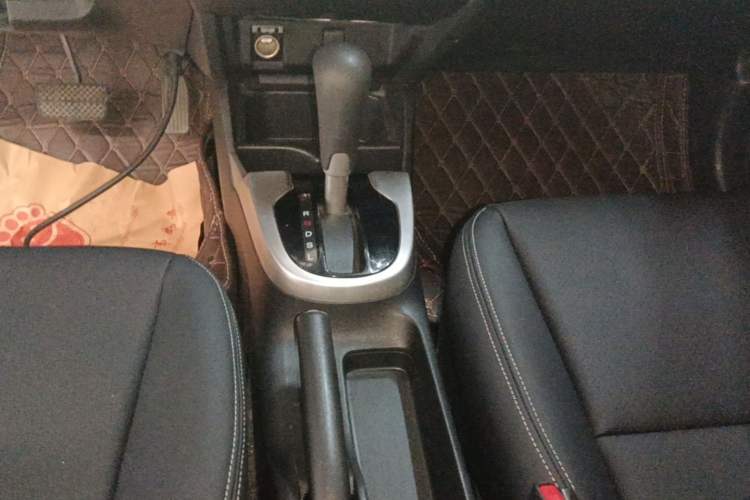 Used Honda Fit 2016 1.5L SE CVT Fashion Model Gear Lever