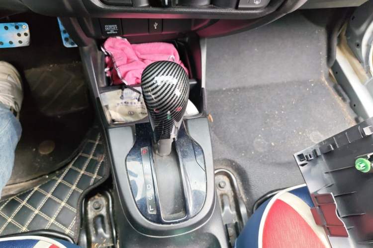 Used Honda Fit 2016 1.5L LXS CVT Comfort Sunroof Version Gear Lever