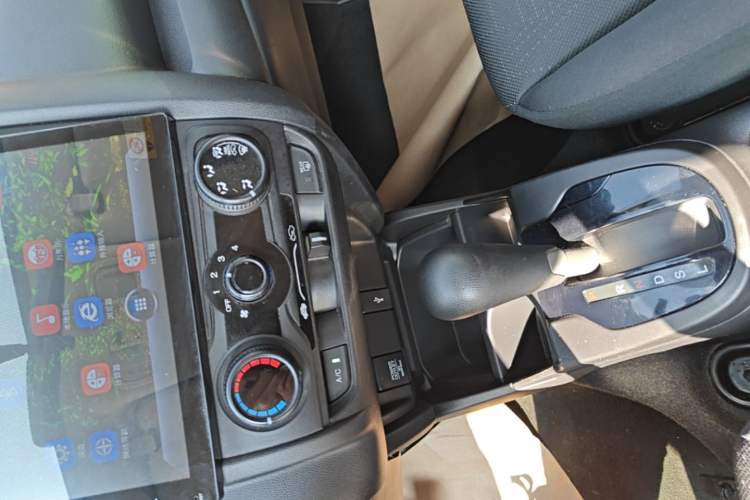 Used Honda Fit 2016 1.5L LXS CVT Comfort Sunroof Version Gear Lever