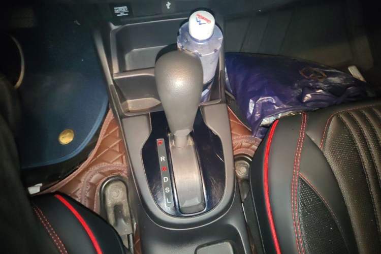 Used Honda Fit 2016 1.5L SES CVT Fashion Sunroof Edition Gear Lever