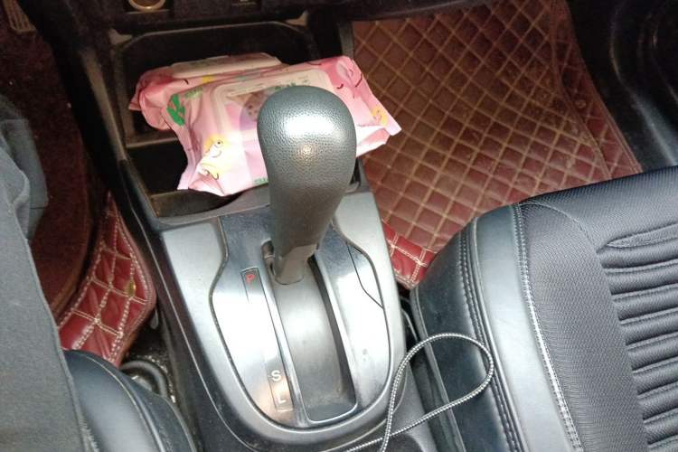 Used Honda Fit 2016 1.5L LXS CVT Comfort Sunroof Version Gear Lever