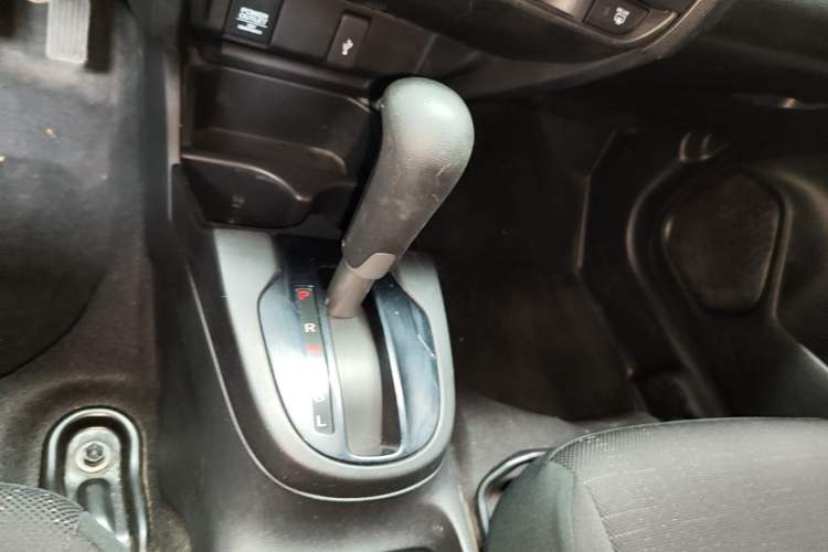 Used Honda Fit 2016 1.5L LXS CVT Comfort Sunroof Version Gear Lever