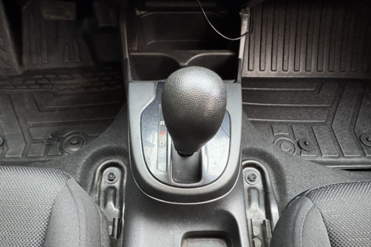Used Honda Fit 2016 1.5L LXS CVT Comfort Sunroof Version Gear Lever