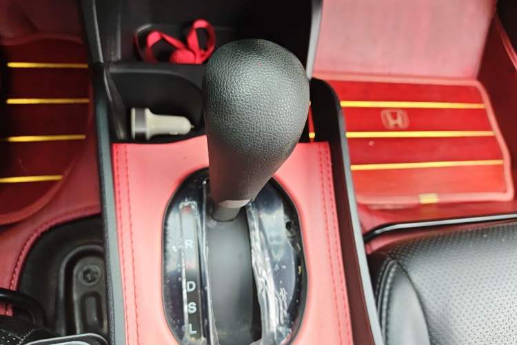 Used Honda Fit 2016 1.5L LXS CVT Comfort Sunroof Version Gear Lever