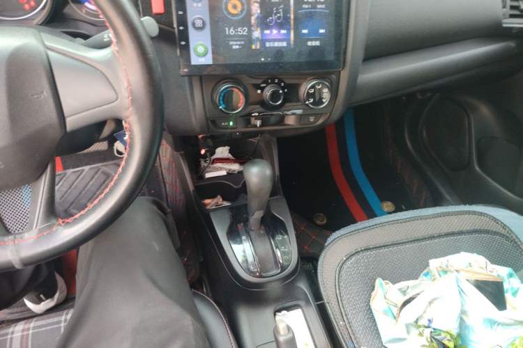 Used Honda Fit 2016 1.5L LXS CVT Comfort Sunroof Version Gear Lever
