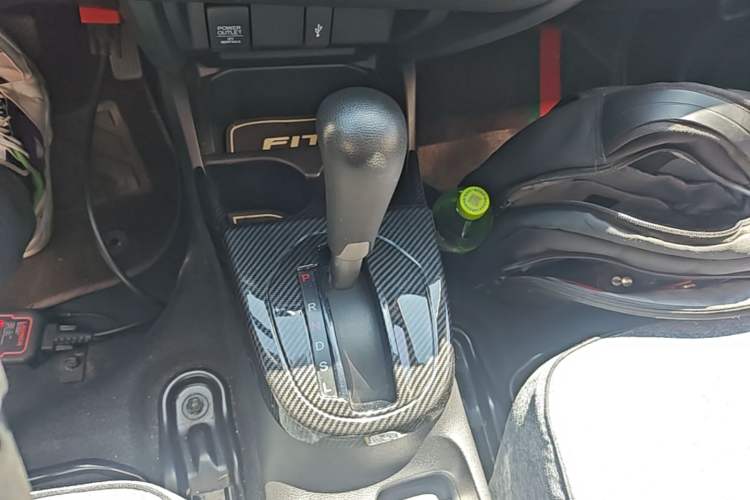 Used Honda Fit 2016 1.5L LXS CVT Comfort Sunroof Version Gear Lever