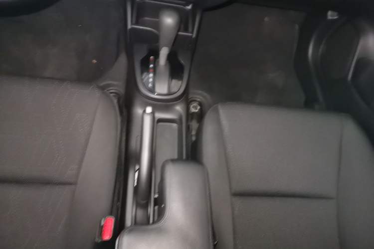 Used Honda Fit 2016 1.5L LXS CVT Comfort Sunroof Version Gear Lever