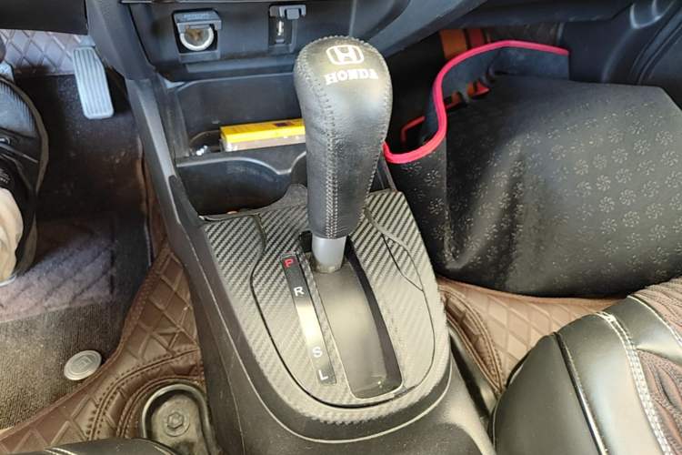 Used Honda Fit 2016 1.5L LXS CVT Comfort Sunroof Version Gear Lever