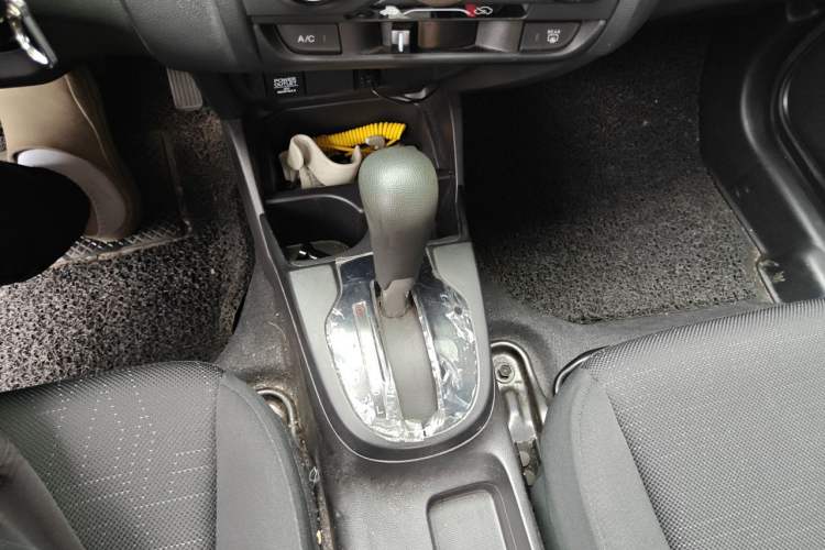 Used Honda Fit 2016 1.5L LXS CVT Comfort Sunroof Version Gear Lever