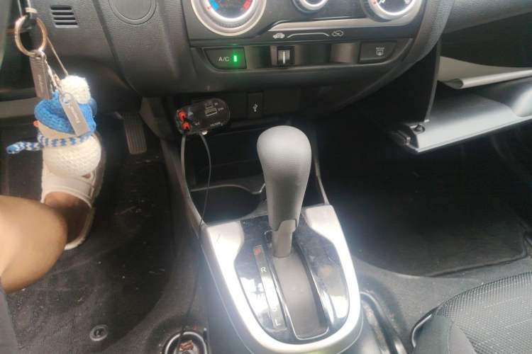 Used Honda Fit 2016 1.5L SE CVT Fashion Model Gear Lever