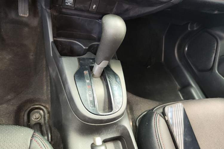 Used Honda Fit 2016 1.5L LXS CVT Comfort Sunroof Version Gear Lever