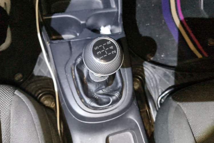 Used Honda Fit 2016 1.5L LX Manual Comfort Model Gear Lever