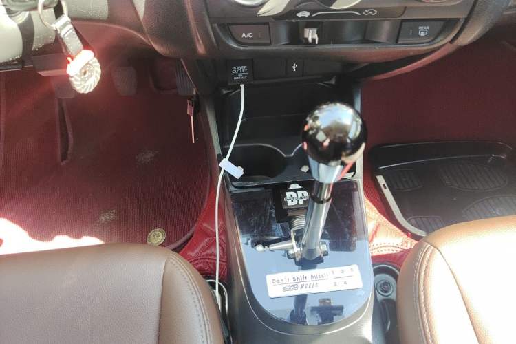 Used Honda Fit 2016 1.5L LX Manual Comfort Model Gear Lever