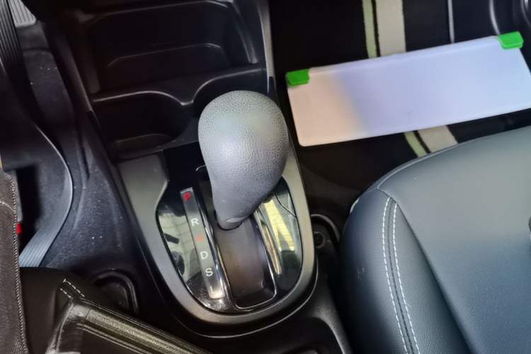 Used Honda Fit 2016 1.5L LXS CVT Comfort Sunroof Version Gear Lever