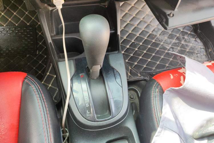 Used Honda Fit 2016 1.5L LXS CVT Comfort Sunroof Version Gear Lever