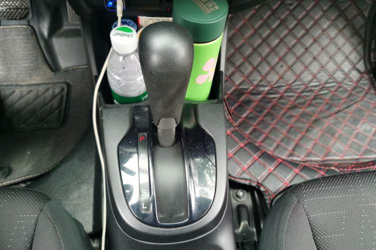 Used Honda Fit 2016 1.5L LXS CVT Comfort Sunroof Version Gear Lever