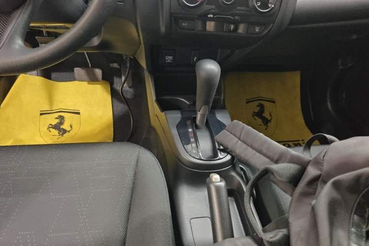 Used Honda Fit 2016 1.5L LXS CVT Comfort Sunroof Version Gear Lever
